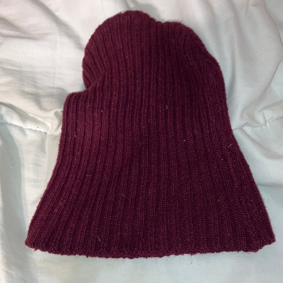 Maroon beanie - Picture 2 of 3